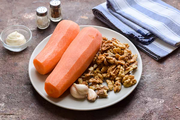 салат из моркови с орехами и чесноком рецепт фото 1